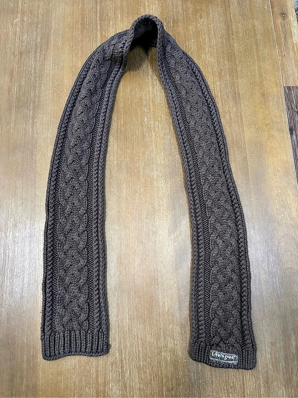 Life is good Cable Knit Scarf in Brown